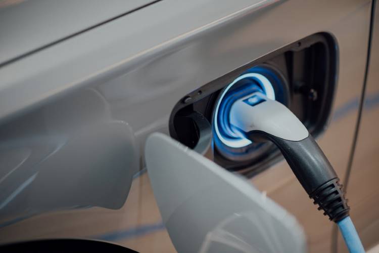 India lacks electric vehicles charging infrastructure